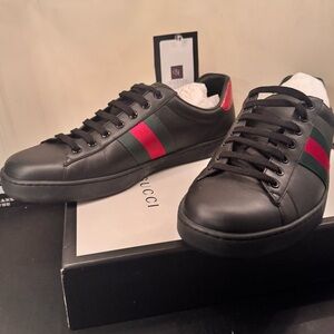 Gucci Black Sneakers with Red and Green Stripes